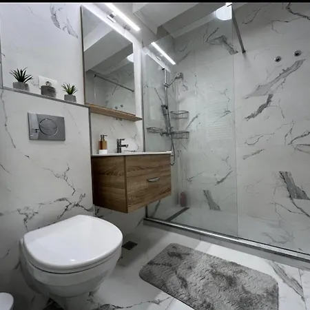 Apartmamaia Нэводари